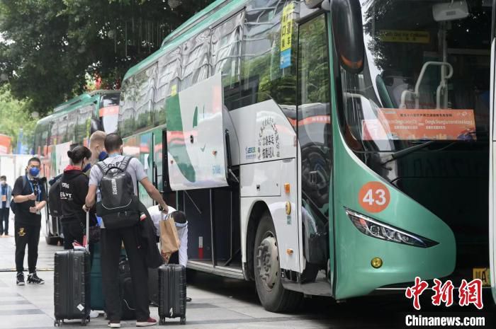 本周那不勒斯官方宣布：“纳坦在队医的陪同下前往斯图亚特医院，接受了专家的检查，确认了肩锁骨关节三级脱臼。